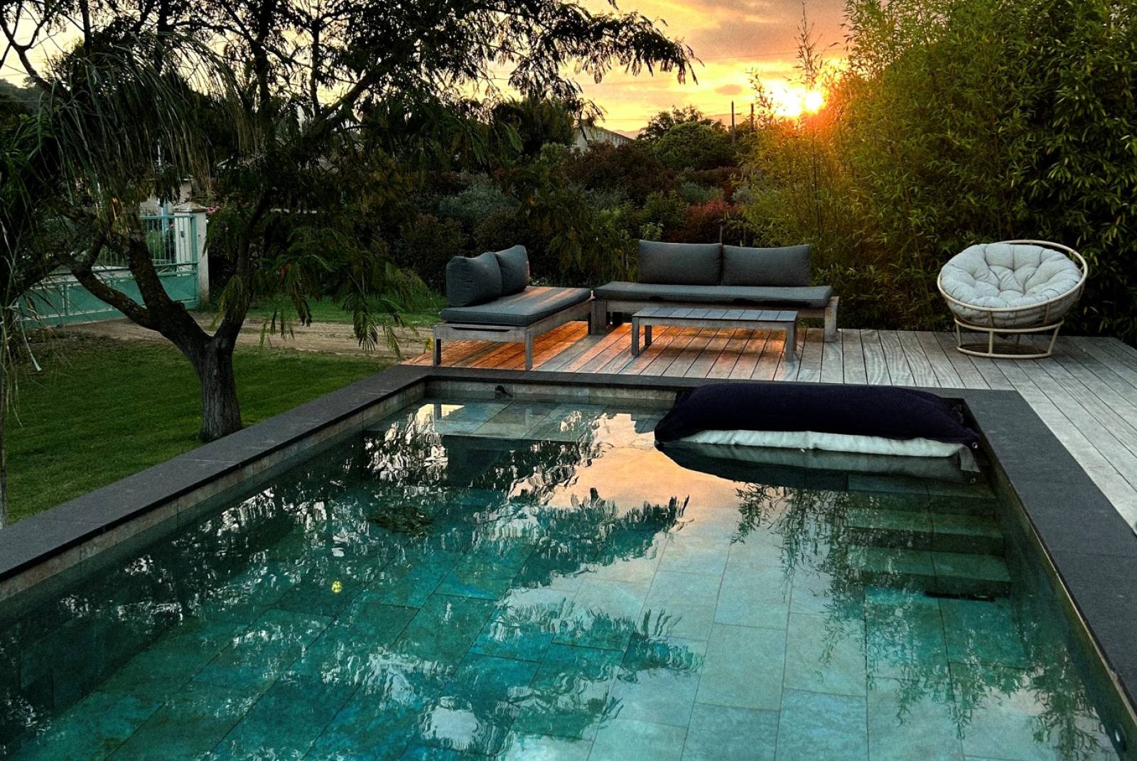 Pierres naturelles pour piscine et aménagements extérieurs à Gémenos