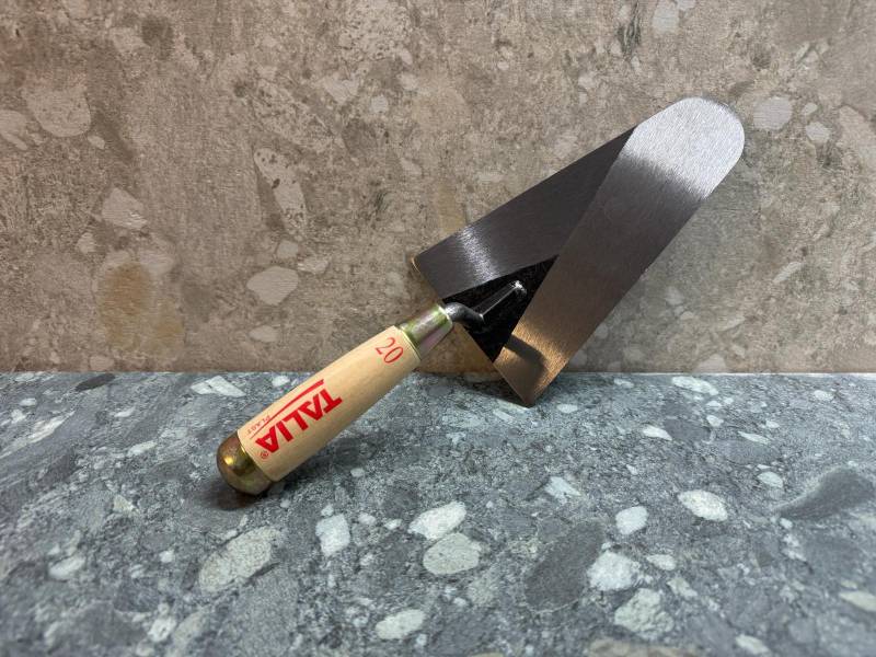 Truelles professionnelles rondes, carrées, pointues et langue de chat à Marseille La Valentine