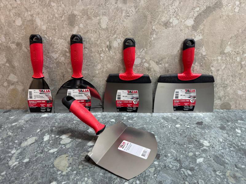 Couteaux à enduire inox professionnels pour lisser, charger ou travailler vos enduits avec précision à Aubagne 13400